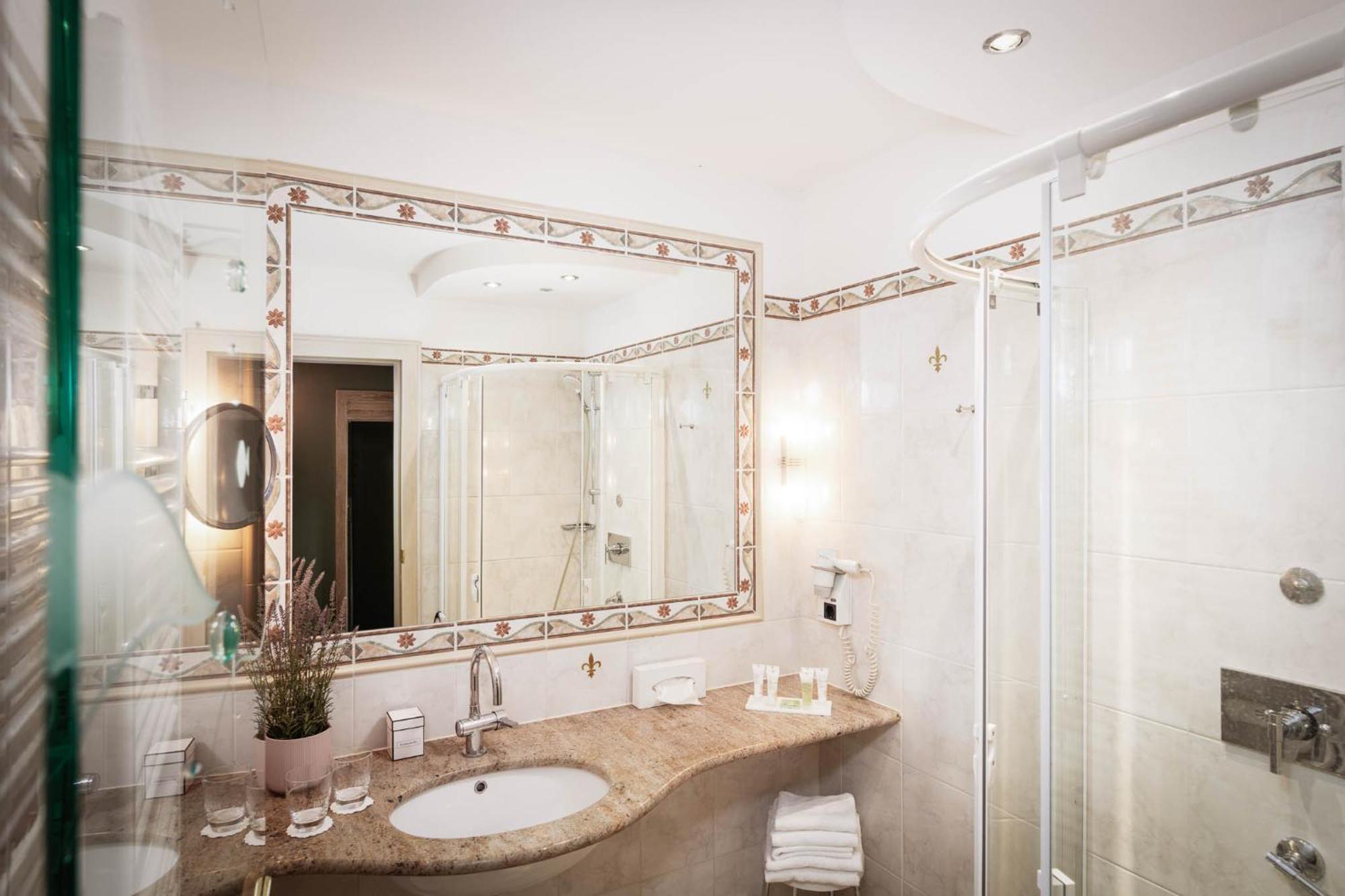 Hotel Villa Rainer Portschach am Woerthersee Ngoại thất bức ảnh
